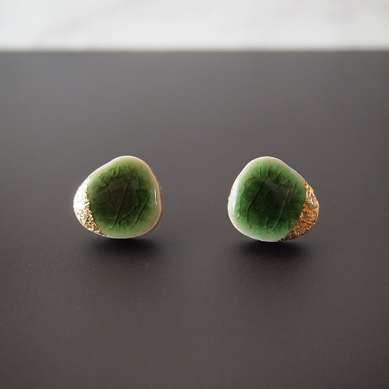 Kororin Mino ware (dark green) Haku earrings/ Clip-On - ต่างหู - เครื่องลายคราม สีเขียว