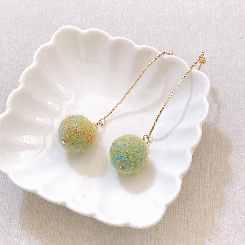 Sweet I marble water earrings - ต่างหู - ขนแกะ สีเขียว