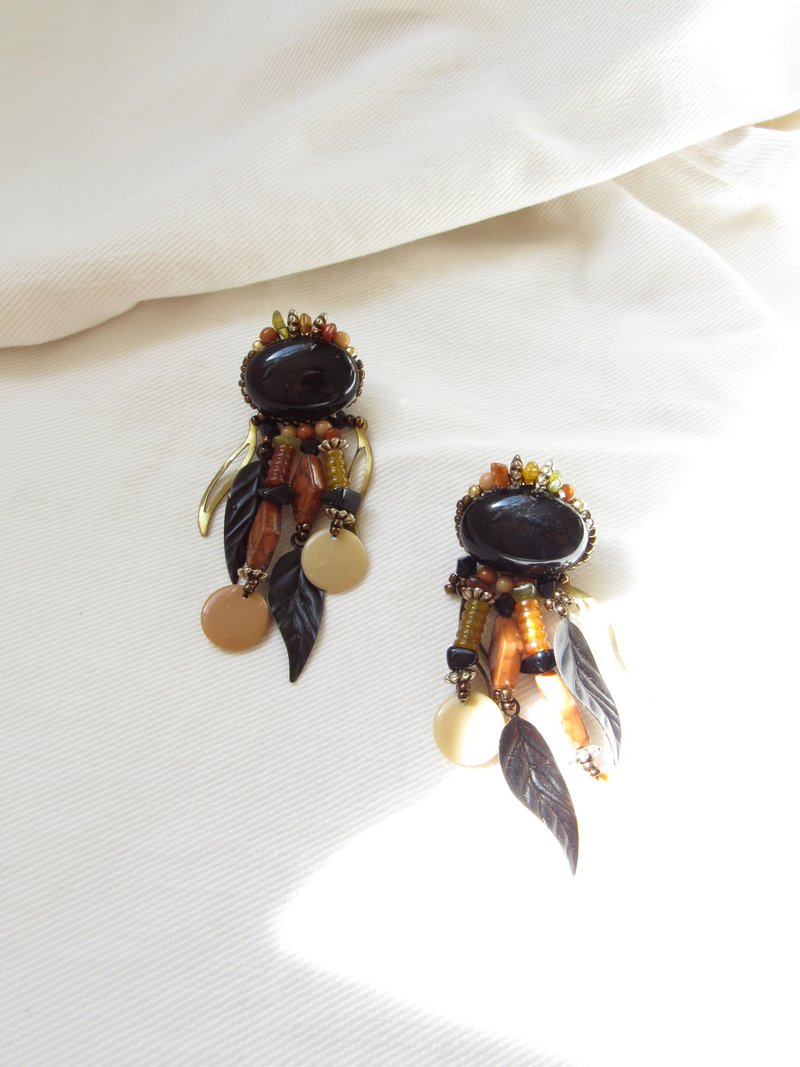 Vintage Bead & Feather Multi-Color Dangle Earrings - 耳環/耳夾/耳骨夾 - 人造皮革 黑色