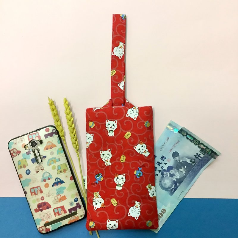 Lucky cat - red bag / mobile phone case - easy to use super protection - Chinese New Year - Cotton & Hemp 