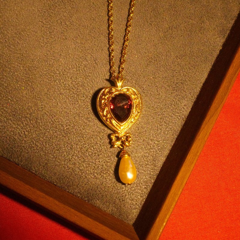 AVON Purple Heart Crystal Pendant Necklace - 項鍊 - 其他金屬 金色