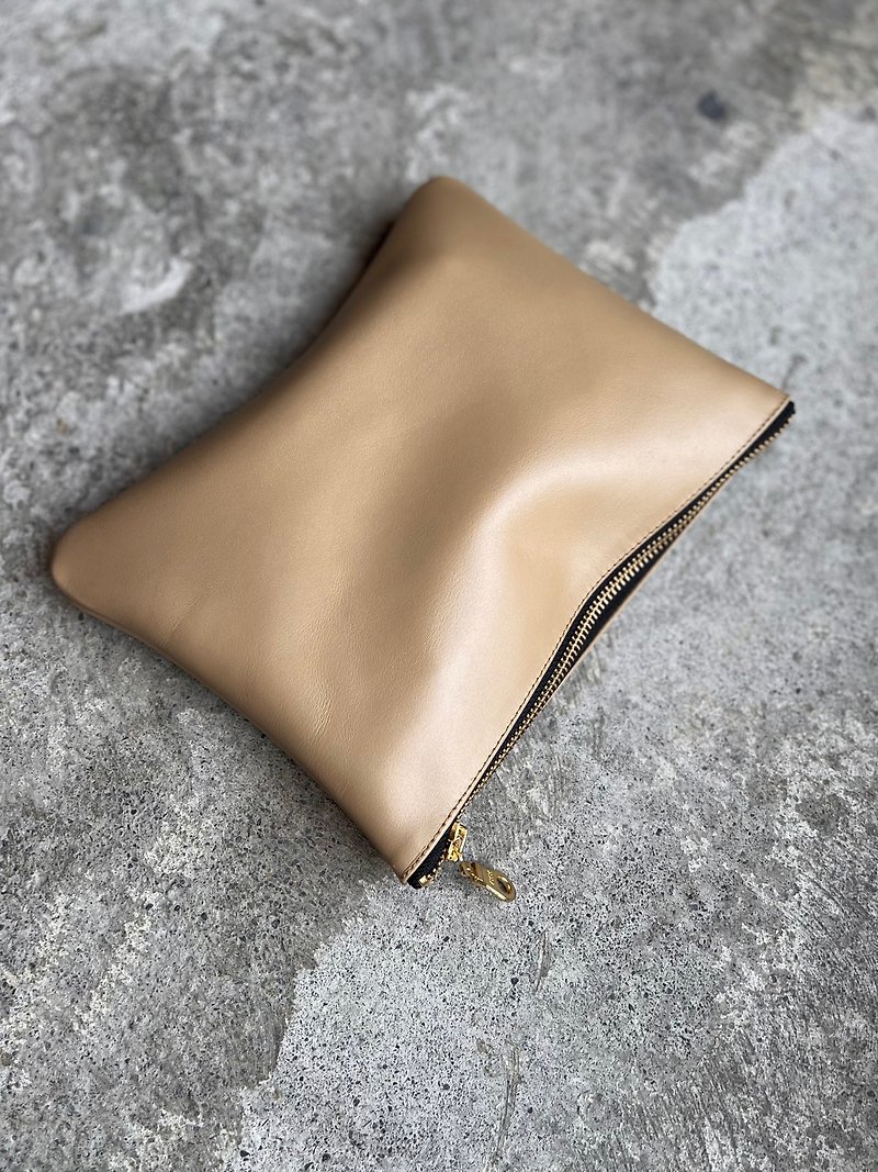 Thin Leather Baina Information Bag Khaki Calf [LBT Pro] - กระเป๋าเครื่องสำอาง - หนังแท้ สีกากี