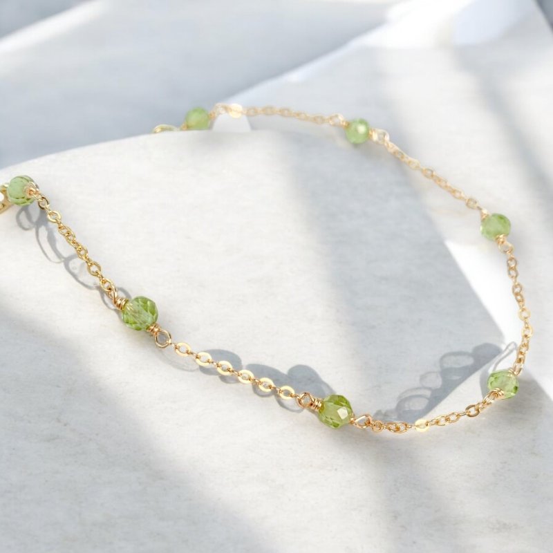 Peridot Bracelet | 14K Gold Filled | Gemstone | Aug Birthstone - สร้อยข้อมือ - เครื่องเพชรพลอย สีเขียว