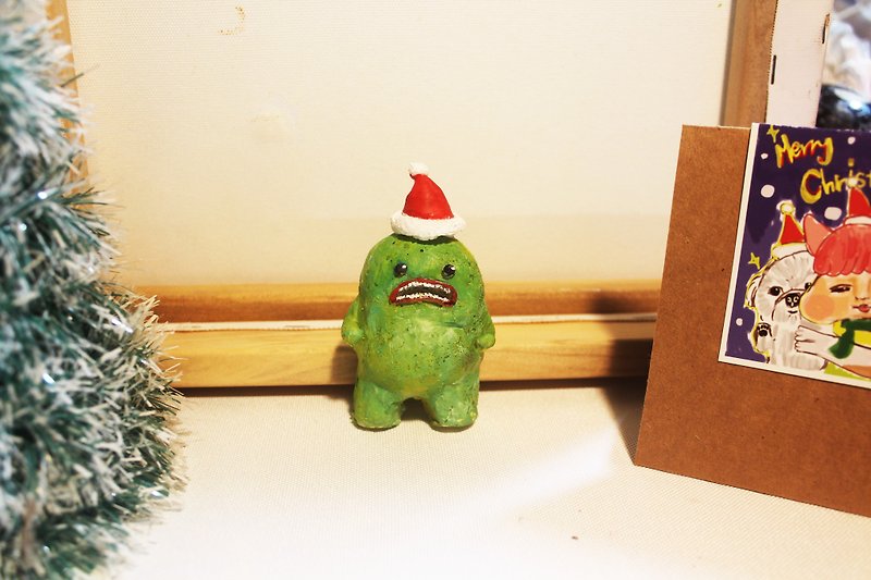 Little monster with his Christmas (Christmas hat can be dismantled) - ของวางตกแต่ง - พลาสติก 