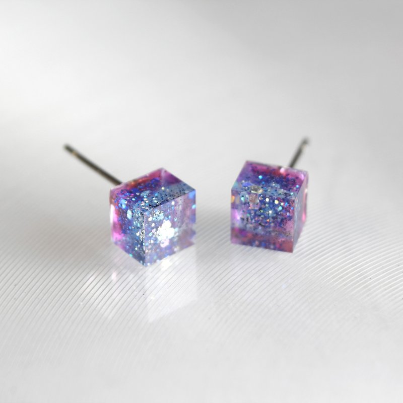 頹廢之舞 / 樹脂耳環 - 單隻 / 正方形 紫色 亮片 透明 - 耳環/耳夾 - 樹脂 紫色