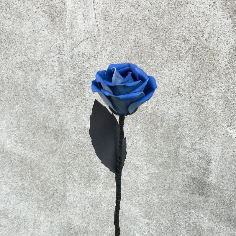 【客製化禮物】皮革薔薇玫瑰禮盒【花】 - 裝飾/擺設  - 真皮 藍色