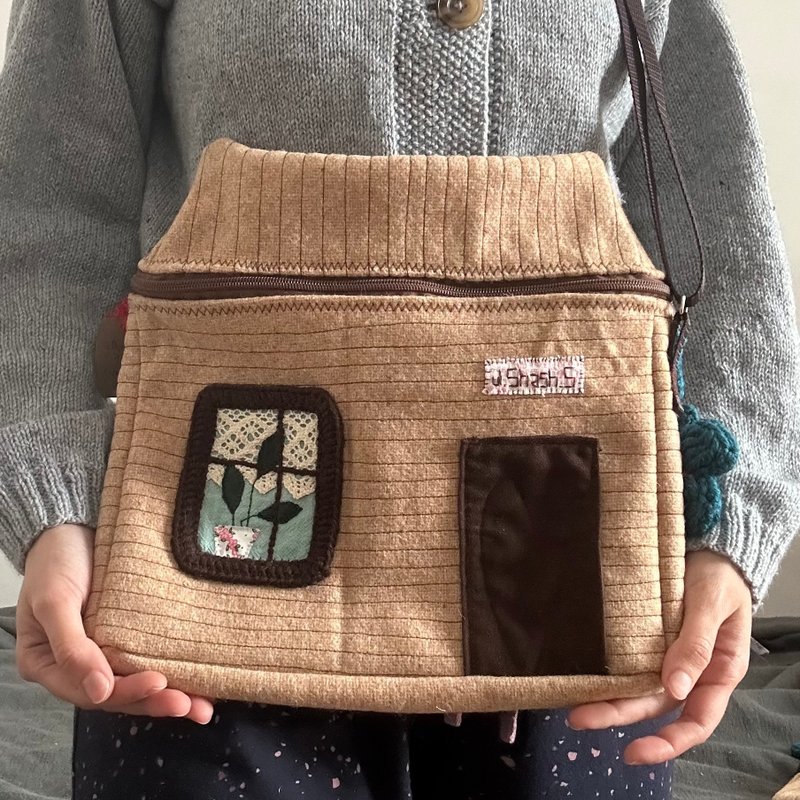 Grandmas House – Vintage Wool Handmade Bag (Limited Edition) - 手提包/手提袋 - 羊毛 咖啡色