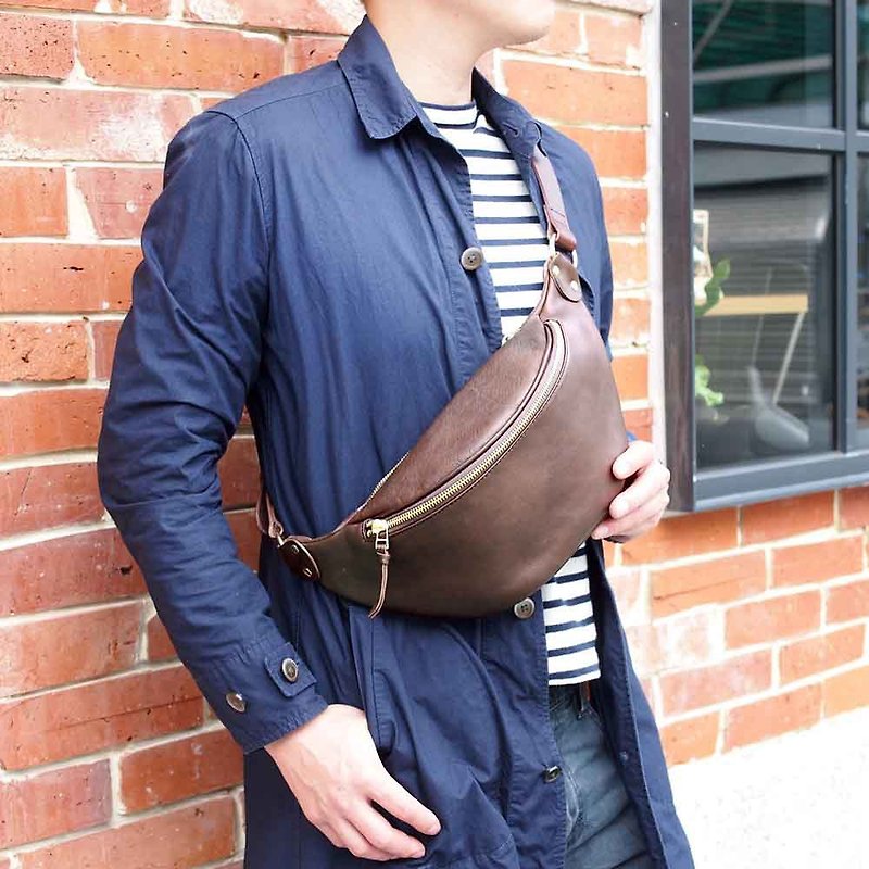 Japan's lightweight and straightforward cowhide chest bag / side backpack Made in Japan by SLOW - กระเป๋าแมสเซนเจอร์ - หนังแท้ 
