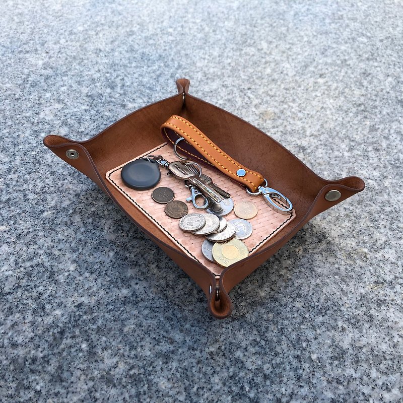 Hand-stitched vegetable tanned leather storage tray