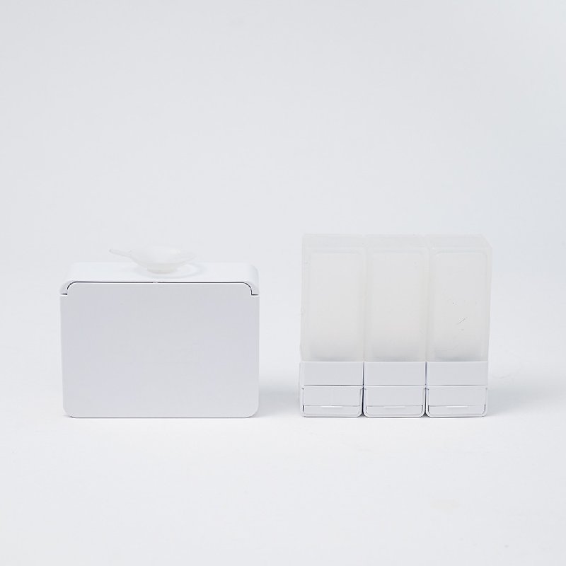Suzzi Travel Kit Gift Box (70ml Travel Bottle*3+Soap Bar Container*1)-White - กล่องเก็บของ - พลาสติก ขาว