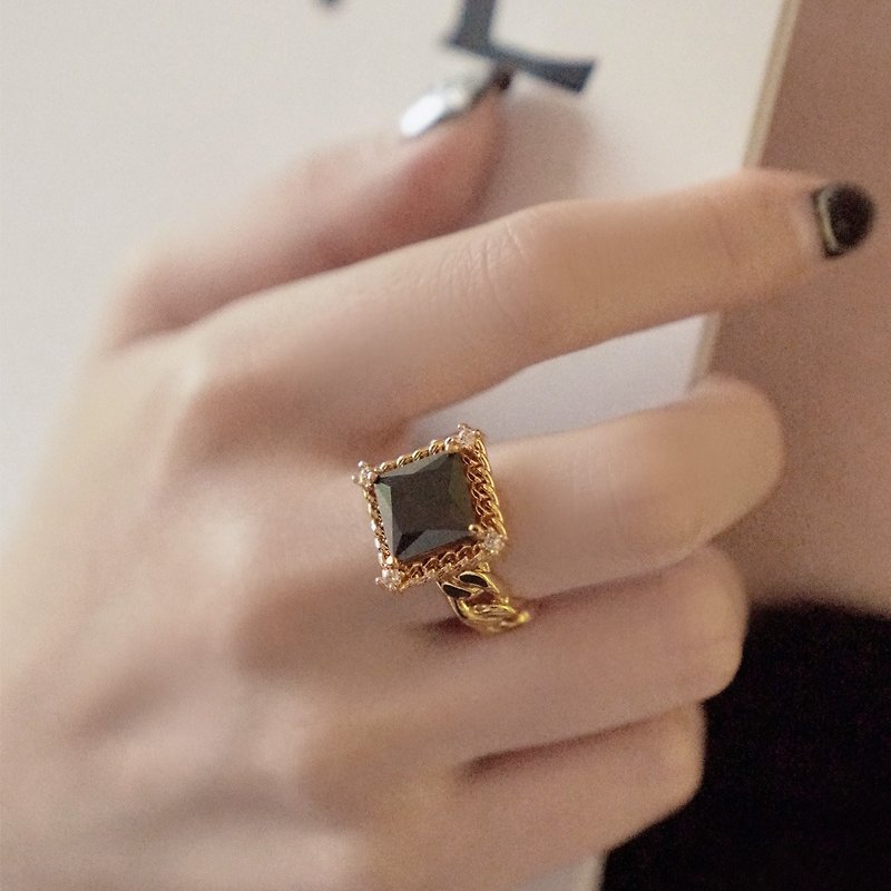 THIALH London CRUSH黑水晶鍍18K黃金鏈條戒指 - 戒指 - 其他金屬 金色