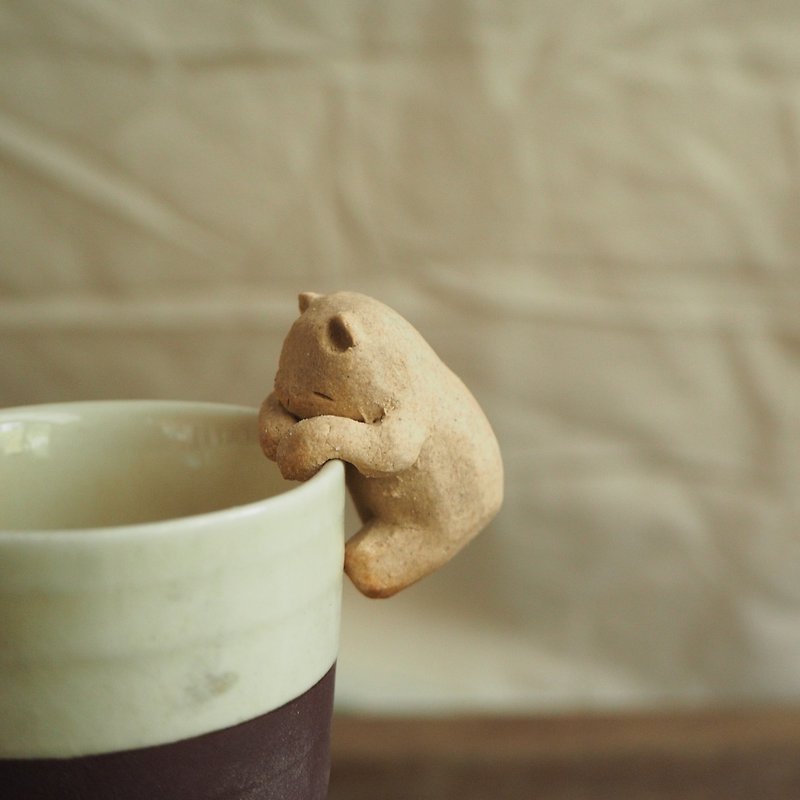 Ceramics cup- climber Bear No.1 - Stuffed Dolls & Figurines - Pottery Brown