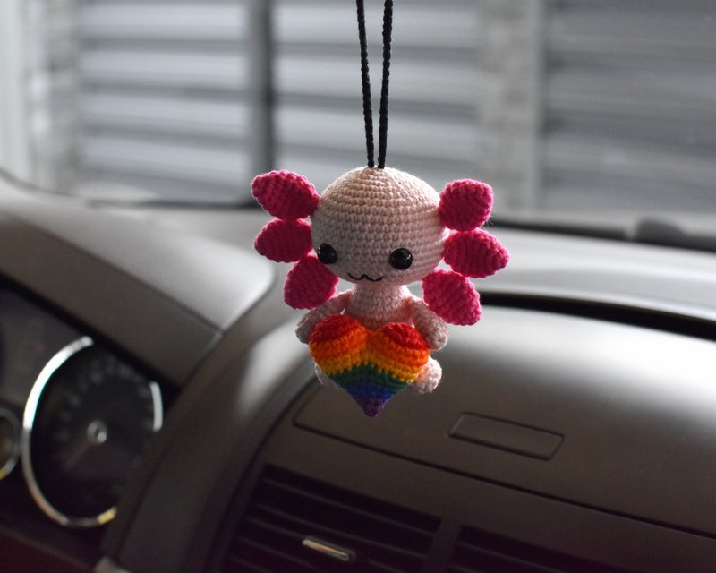 Axolotl plush with rainbow heart / Car mirror accessory / Cute car accessories - ตุ๊กตา - ผ้าฝ้าย/ผ้าลินิน หลากหลายสี