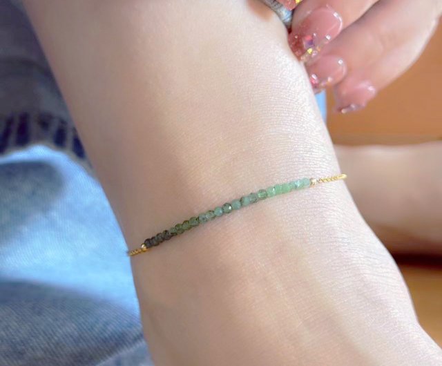 幸運と幸福叡智を象徴する石良質エメラルドのlucky 7アンクレット5月