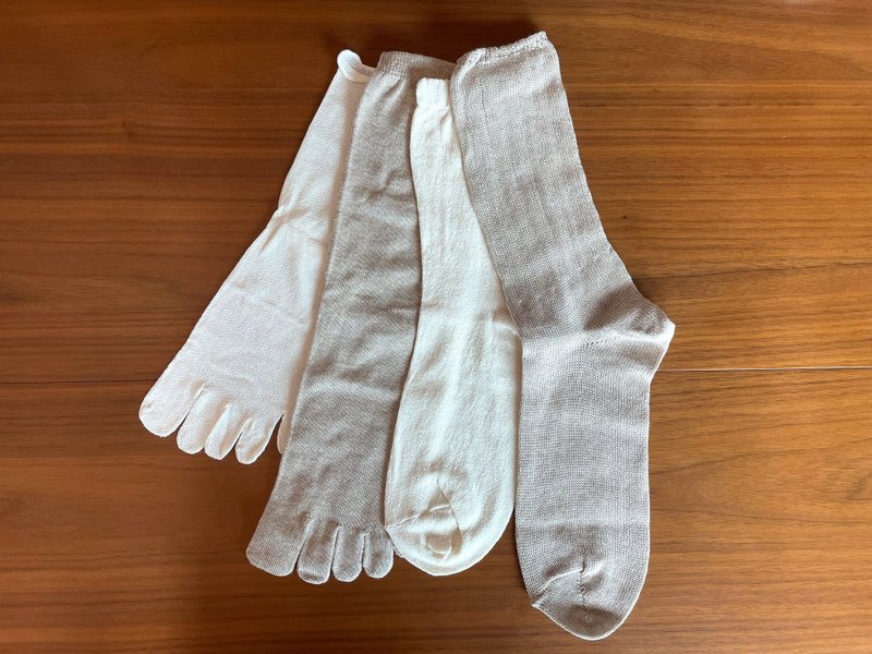 Made in Japan, Cocoonfit 4-layer anti-cold socks silk x cotton S size - ถุงเท้า - ผ้าไหม สีกากี