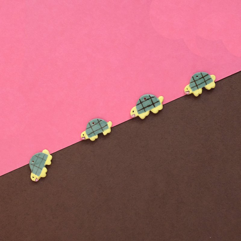 Little turtle earrings - ต่างหู - ดินเผา สีเขียว