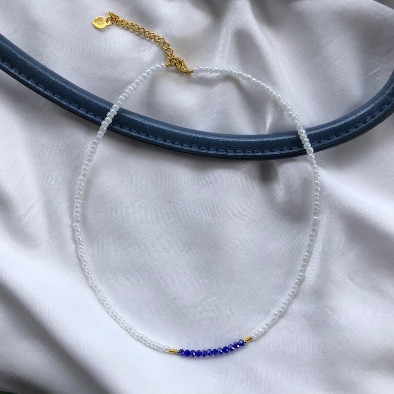 beaded necklace / dainty pearl choker / aesthetic jewelry for women - สร้อยคอ - เครื่องประดับ ขาว