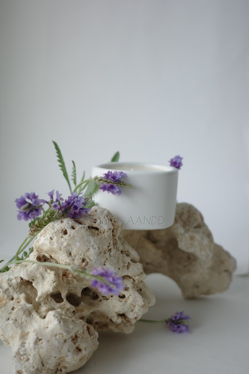 The Pond Candle | 寧靜薰衣草 | 手工水泥香氛蠟燭 - 香氛蠟燭/燭台 - 水泥 白色