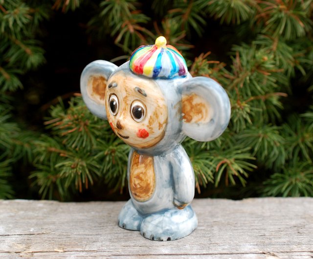 チェブラーシカレインボーベレー帽置物妖精の生き物置物ファンキーな