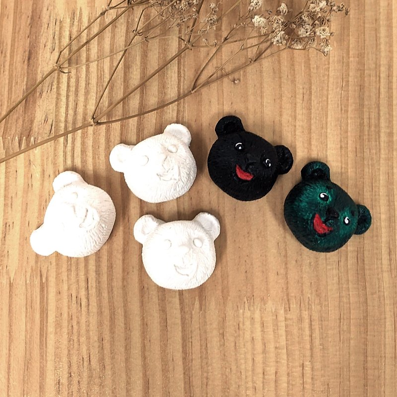 Bear face diffused Stone gypsum white embryo can be colored DIY Taiwan black bear happy smiling face is slightly curious - Fragrances - Other Materials White