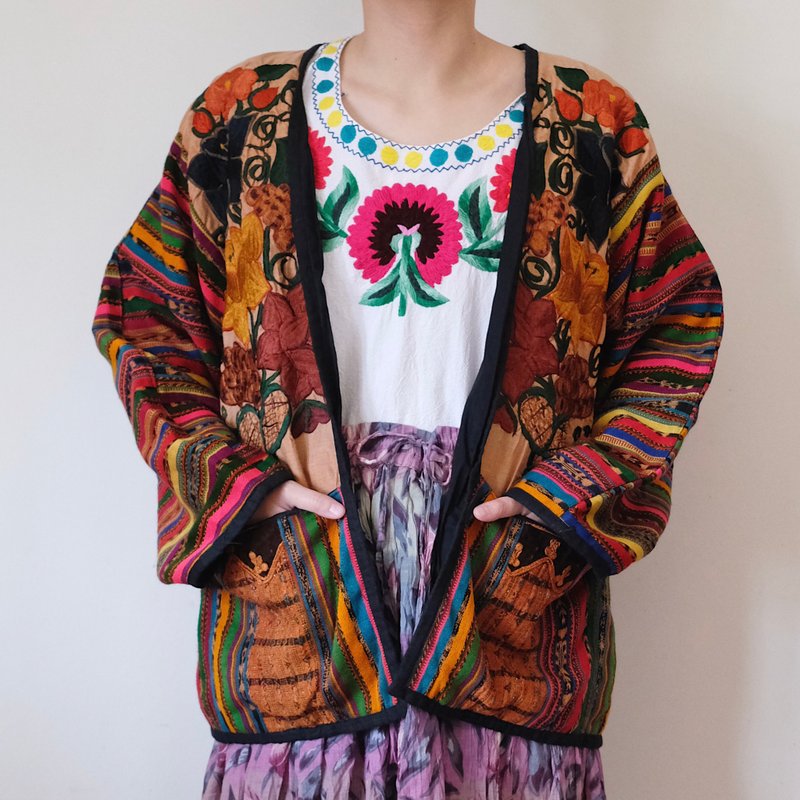Vintage 瓜地馬拉花朵刺繡罩衫外套 - 女大衣/外套 - 棉．麻 