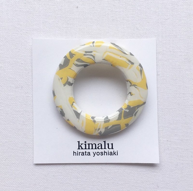 [Small] marble brooch - Brooches - Wood Yellow