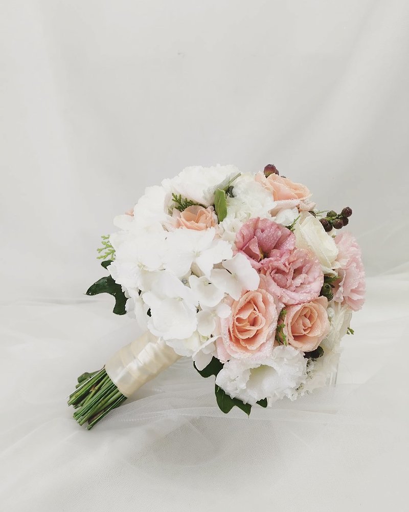 Classical bridal bouquet, Taipei city delivery, free shipping, wedding floral arrangements - ช่อดอกไม้แห้ง - พืช/ดอกไม้ 