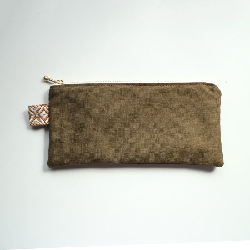 [Sampling for clearance] Olive green plain zipper bag pencil bag - กล่องดินสอ/ถุงดินสอ - ผ้าฝ้าย/ผ้าลินิน สีเขียว