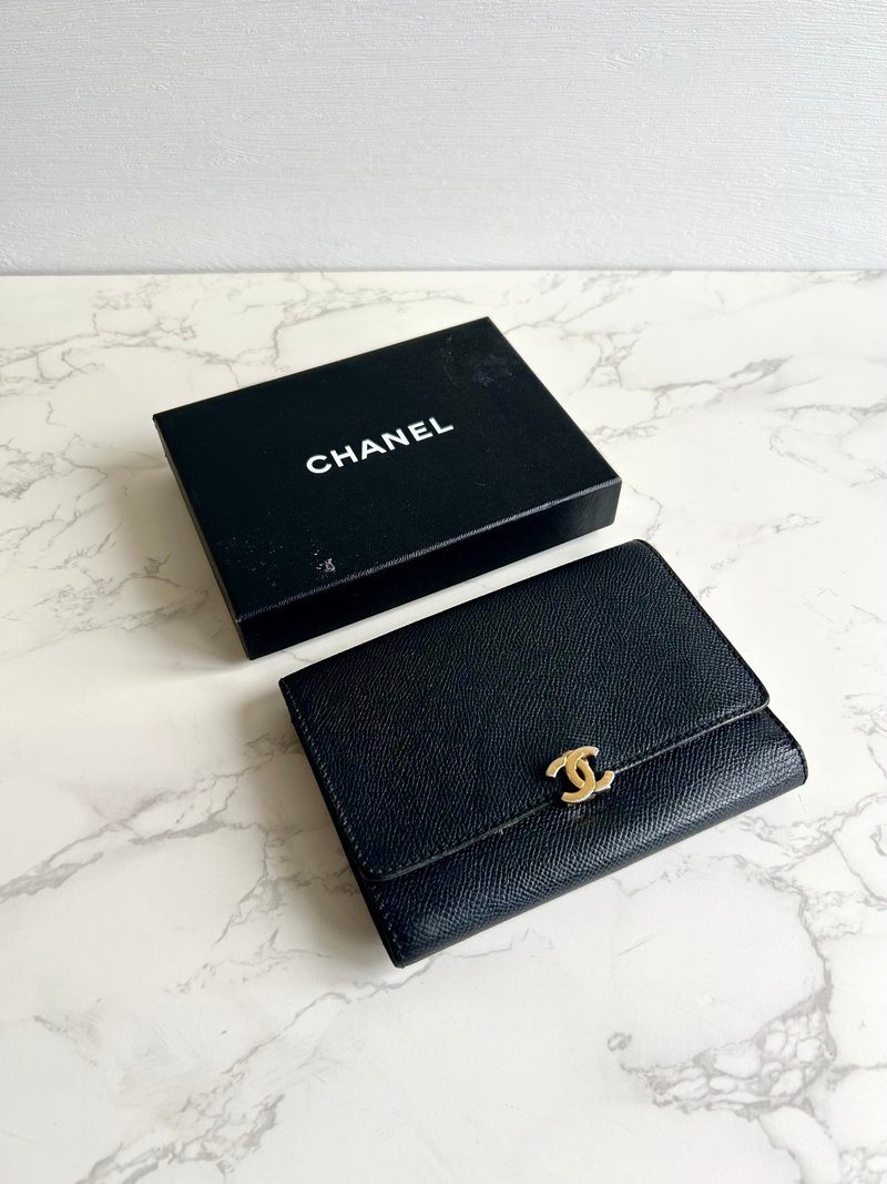 稀有中古二手Chanel黑色皮革金扣中夾 短夾 皮夾 銀包古董包 錢包 - 錢包/皮夾/長短夾 - 真皮 黑色