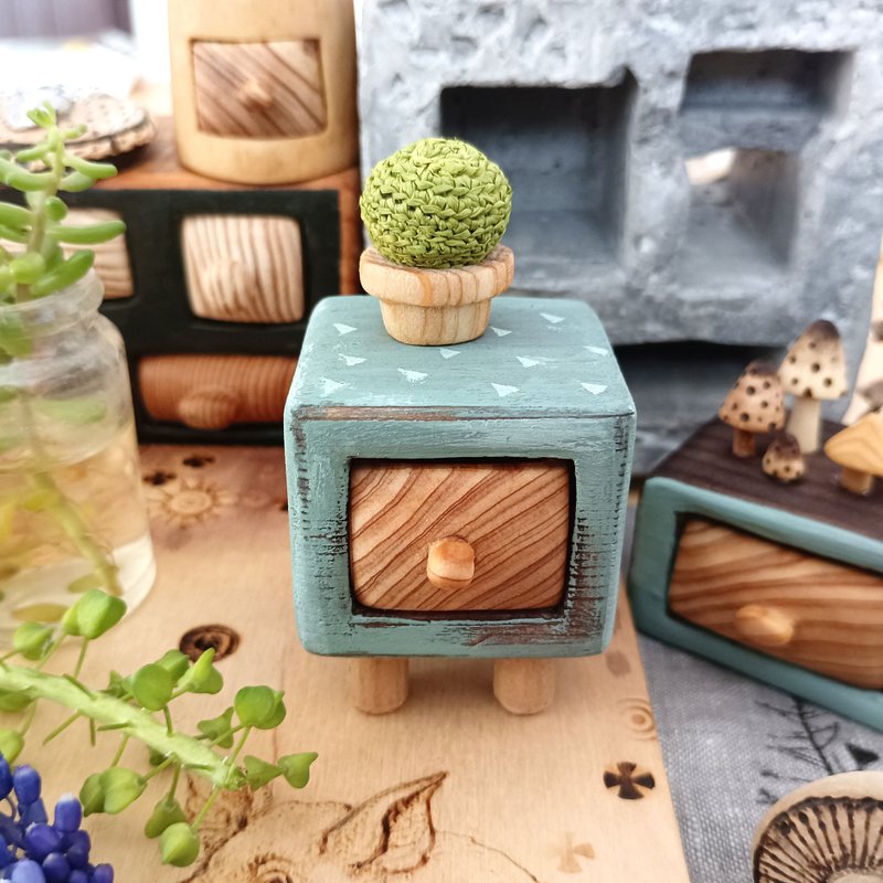 Miniature cabinet with cactus, Hand carved box - ของวางตกแต่ง - ไม้ สีน้ำเงิน