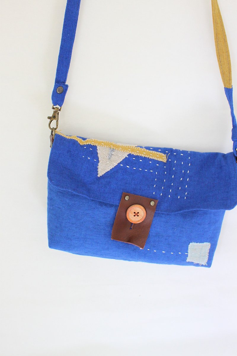 A pochette  Collage. 　Linen.　Dark blue. - Messenger Bags & Sling Bags - Cotton & Hemp Blue