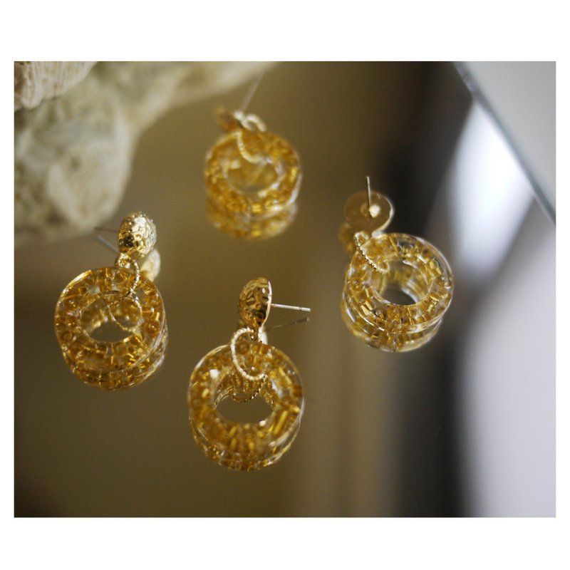 Gold Star | Resin Earrings | Piercing Earrings | pierced | Transparency - ต่างหู - วัสดุอื่นๆ สีทอง