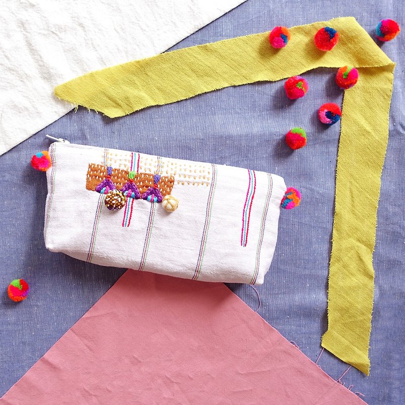 DUNIA handmade /Fruity!/fruit bag pompoms pencil/ cosmetic bag - Toiletry Bags & Pouches - Cotton & Hemp White