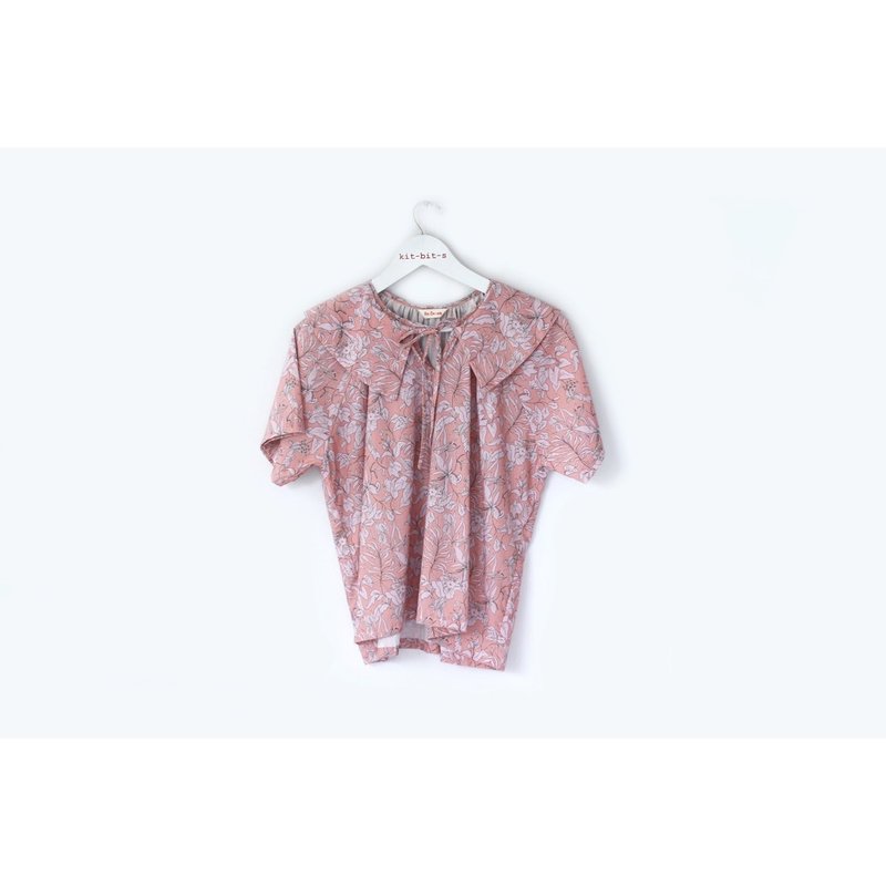 Terracotta Cotton Shirt with Purple-Tinged Leaf Print and Triangular Collar - 女上衣/長袖上衣 - 棉．麻 