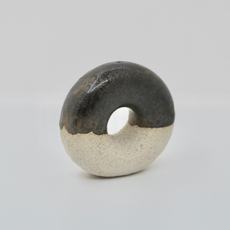 手工陶瓷冬甩線香插 - 擺飾/家飾品 - 陶 咖啡色