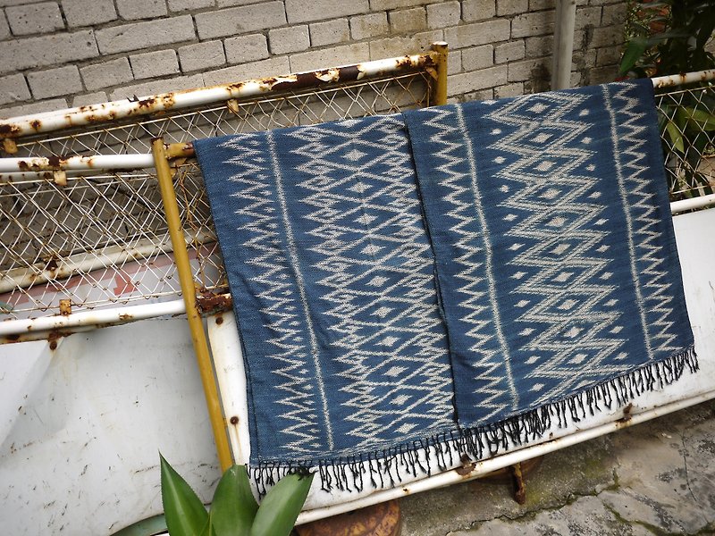 寮國孟族手織純棉藍染//河流織依卡飾布 - 絲巾 - 棉．麻 藍色