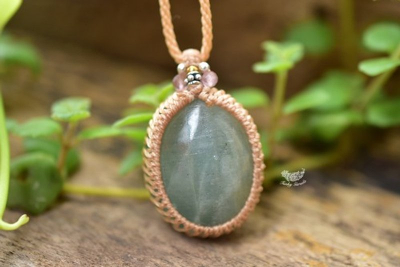 Small Cat's Eye Aquamarine Macrame Pendant 658 - สร้อยคอ - เครื่องเพชรพลอย 