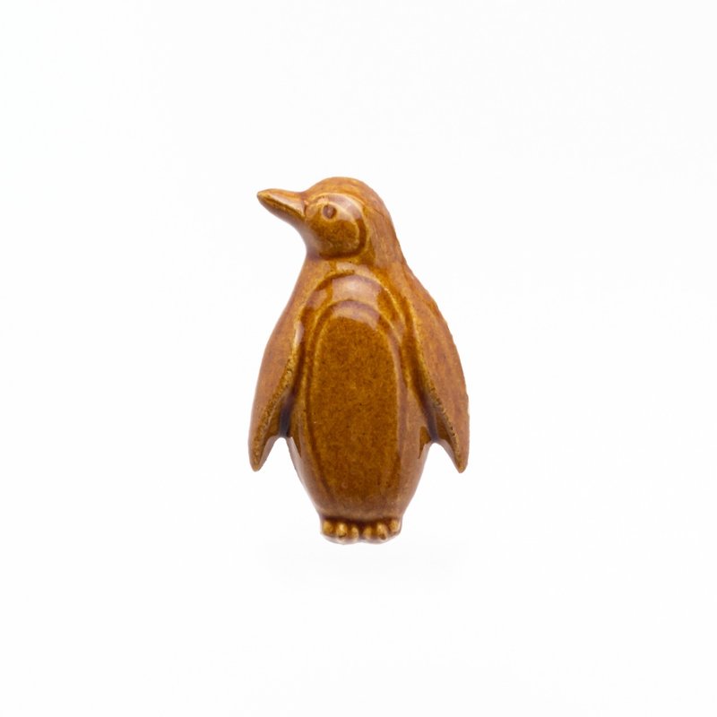 陶器ブローチ　(立)ペンギン(あめ) - 胸針/心口針 - 陶 咖啡色