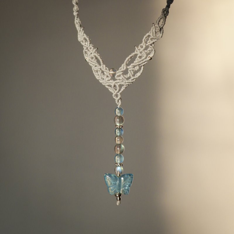 Spot Aquamarine Butterfly Totem Braided Necklace - สร้อยคอ - คริสตัล สีน้ำเงิน