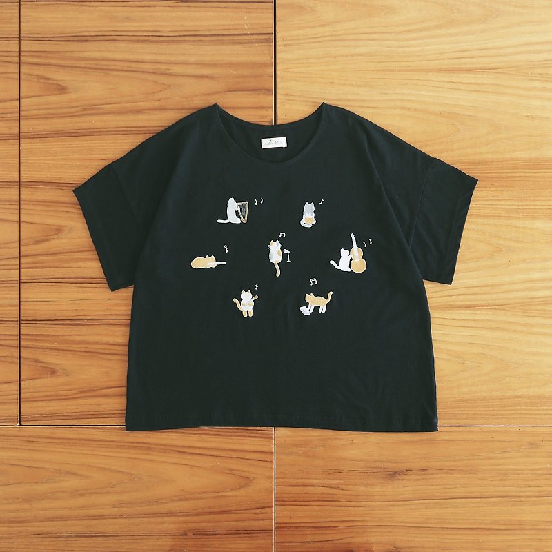 cat folk band t-shirt : black - เสื้อยืดผู้หญิง - ผ้าฝ้าย/ผ้าลินิน สีดำ