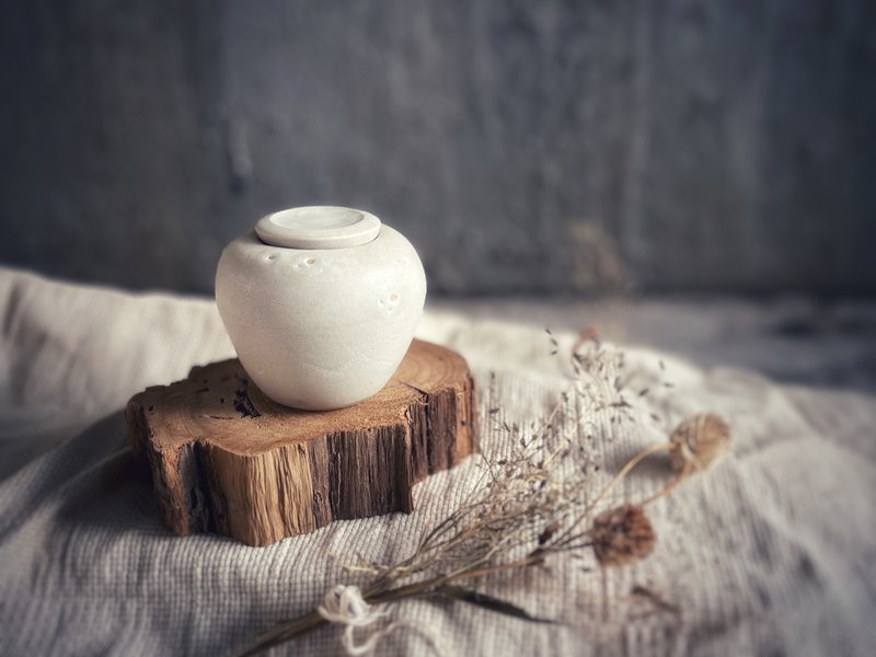 Heart-shaped sugar porcelain egg pot/storage jar/wishing box - Storage - Pottery White