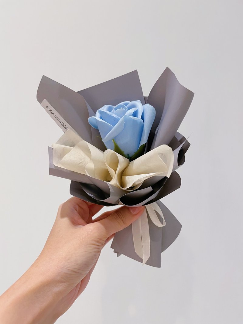 Single rose bouquet corporate gift small bouquet - Dried Flowers & Bouquets - Plants & Flowers Multicolor