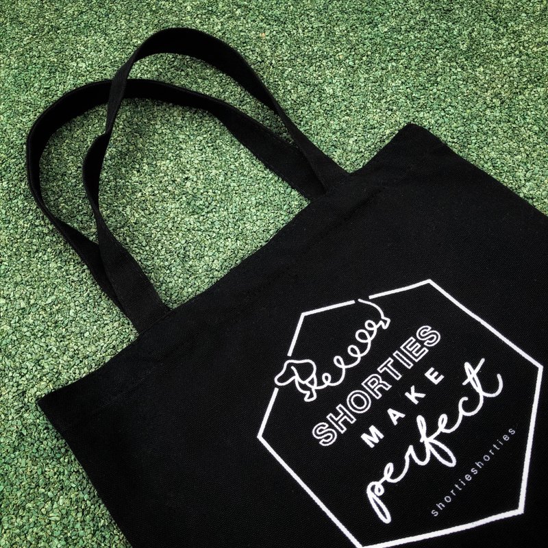 瑕疵品出清 - shorties makes perfect tote bag臘腸狗厚棉布包 - 手提包/手提袋 - 棉．麻 黑色