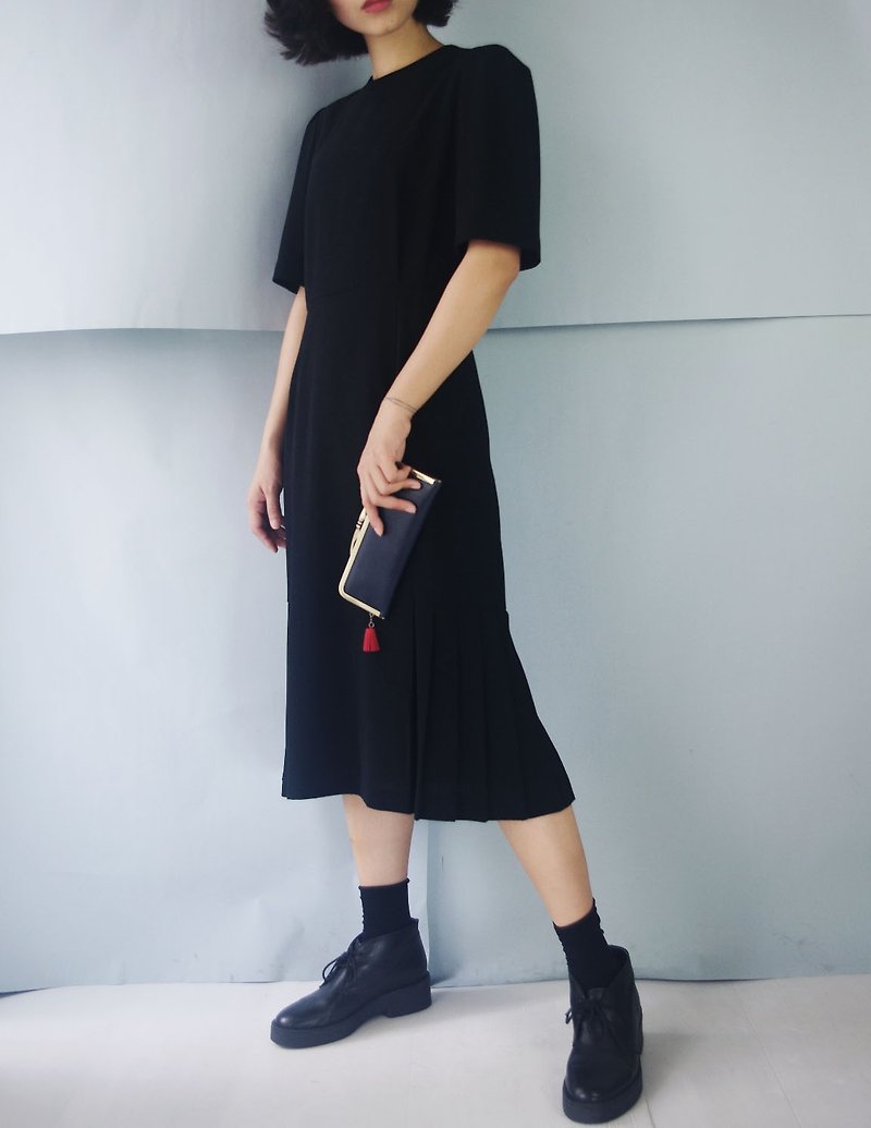 尋寶古著-日製壓摺修身個性黑洋裝 - 連身裙 - 聚酯纖維 黑色