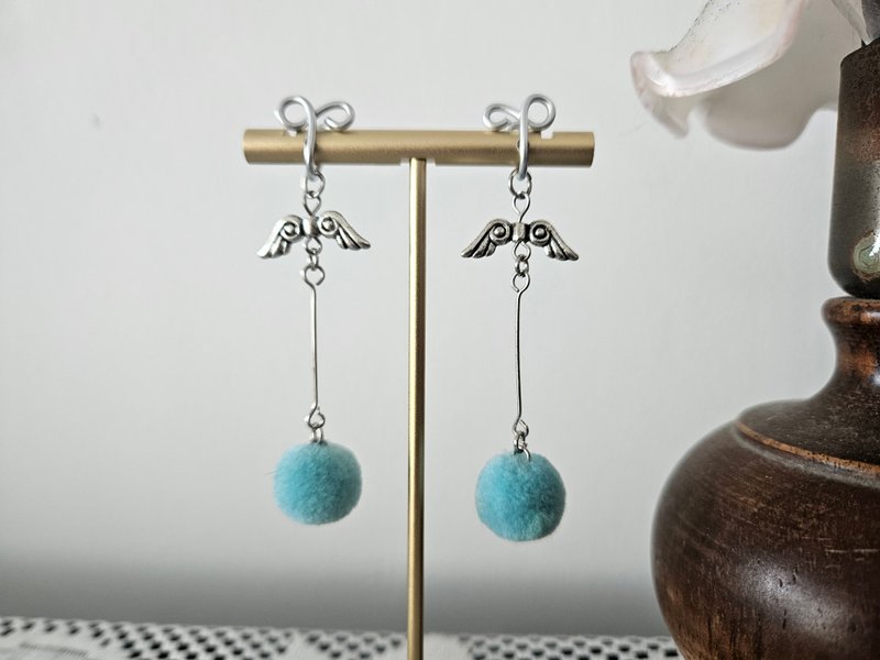 [Dream Wings] Silver, blue-green fur balls~painless Clip-On, clip-on earrings, ear hooks~ - ต่างหู - วัสดุอื่นๆ 