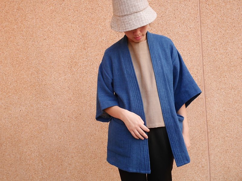 hand-woven cotton fabric with indigo dyes kimono (blue) - อื่นๆ - ผ้าฝ้าย/ผ้าลินิน 