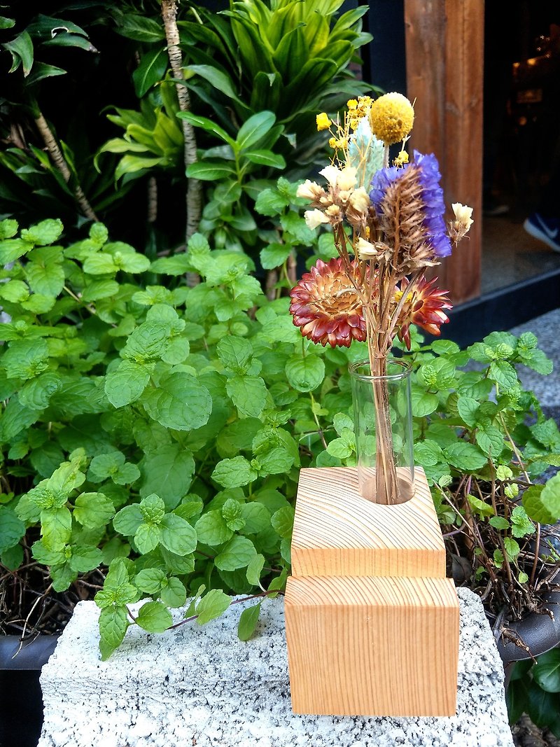 CL Studio [桧木-Mobile Phone Holder/Business Card Holder] (with test tube and dry flower) - Card Stands - Wood Gold