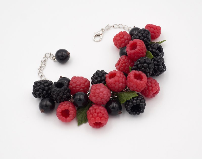 Dainty bracelet fruit Polymer clay jewelry Raspberry Blackberry - 手鍊/手鐲 - 其他材質 多色