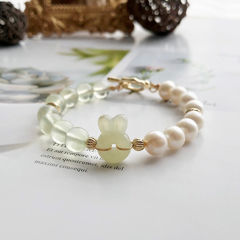 Sebratis Grape Stone Rabbit Bracelet | Grape Stone Pearl and Tian Jade Rabbit Original Design - Bracelets - Crystal Green
