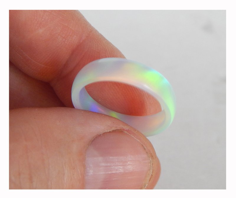 Very beautiful opal ring. Translucent opal ring. Solid opal ring. - 戒指 - 其他材質 透明